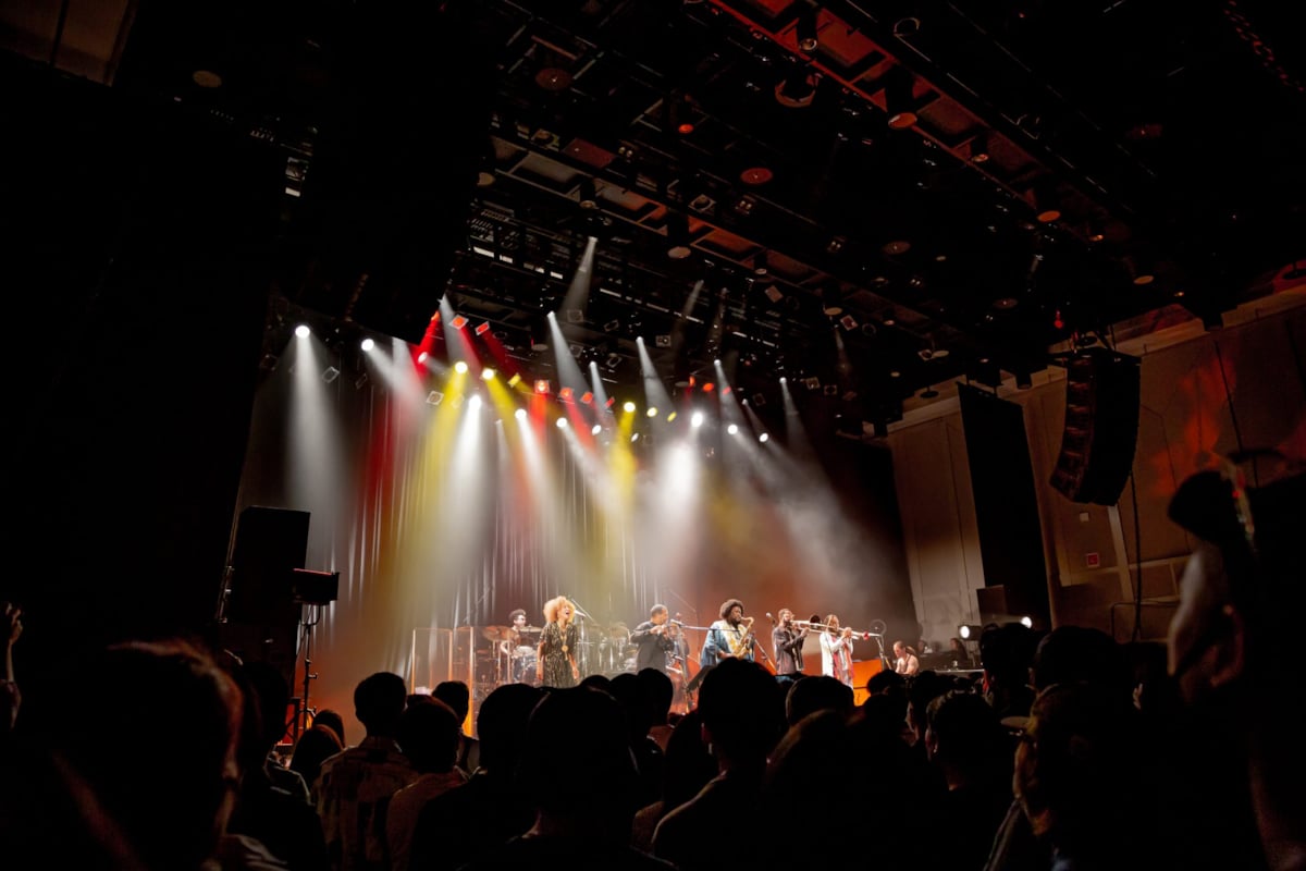 ライブレポ 未来の音楽を味わう愉悦 カマシ ワシントンの目指す理想郷 Musit ミュージット ライブレポ 未来の音楽を味わう愉悦 カマシ ワシントンの目指す理想郷 Musit ミュージット